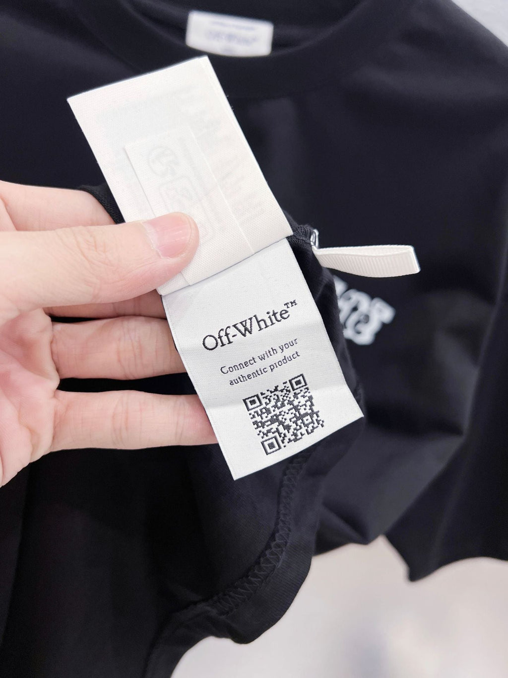 OFF-WHITE Arrow Print T-Shirts