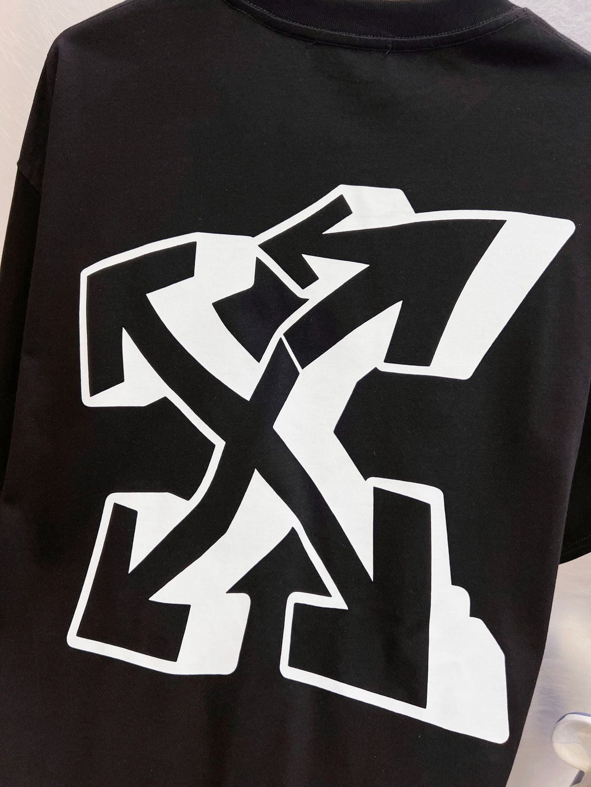 OFF-WHITE Arrow Print T-Shirts